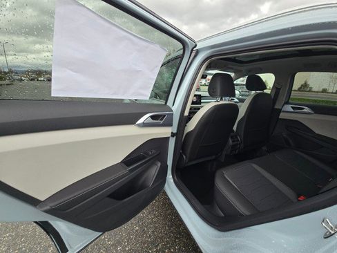 New 2026 Volkswagen Taos SE AWD/4WD image 19