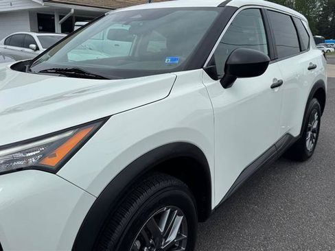 Used 2023 Nissan Rogue S AWD/4WD image 14
