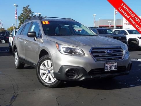 Used 2017 Subaru Outback 2.5i image 2