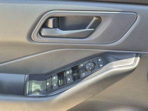 Certified 2025 Nissan Rogue S AWD/4WD image 8