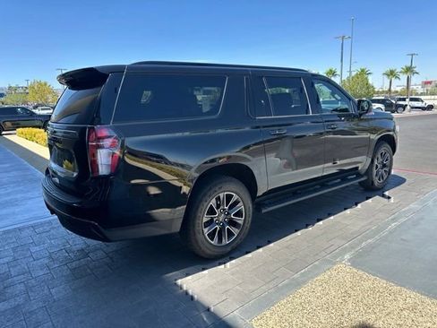 Used 2021 Chevrolet Suburban Z71 w/ Luxury Package AWD/4WD image 5