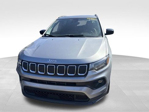 Used 2022 Jeep Compass Latitude w/ Sun and Sound Group image 6