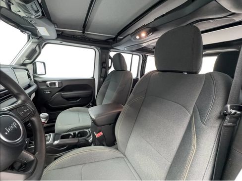 Used 2025 Jeep Wrangler Unlimited Sport AWD/4WD image 17
