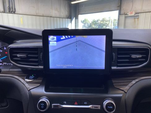 Used 2020 Ford Explorer Limited image 45