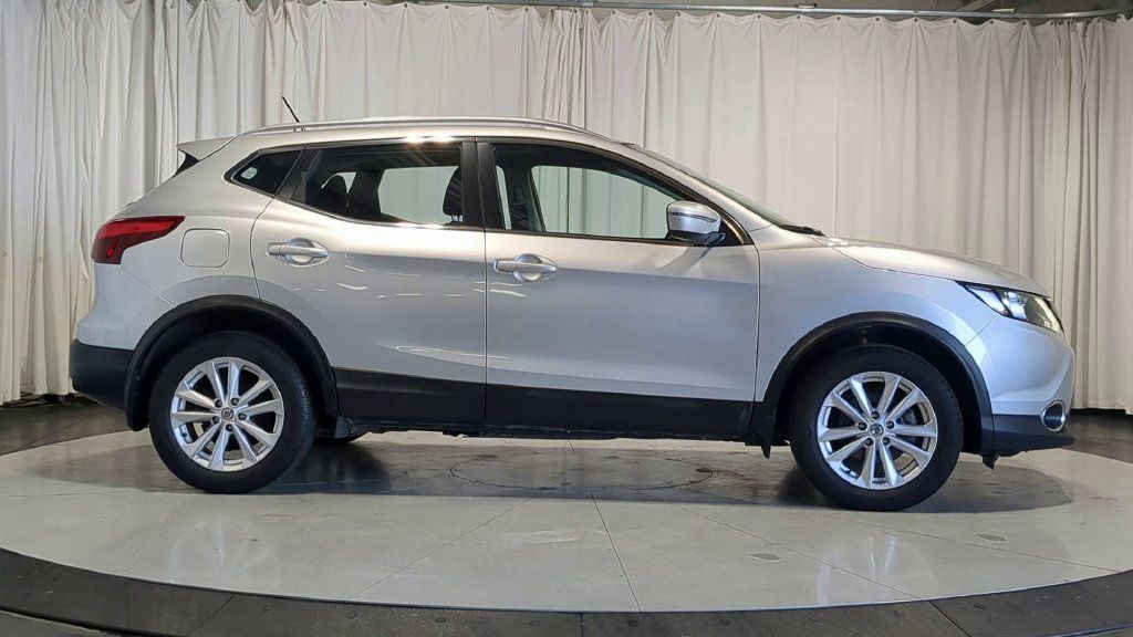 Used 2017 Nissan Rogue Sport SV w/ SV All-Weather Package AWD/4WD image 11