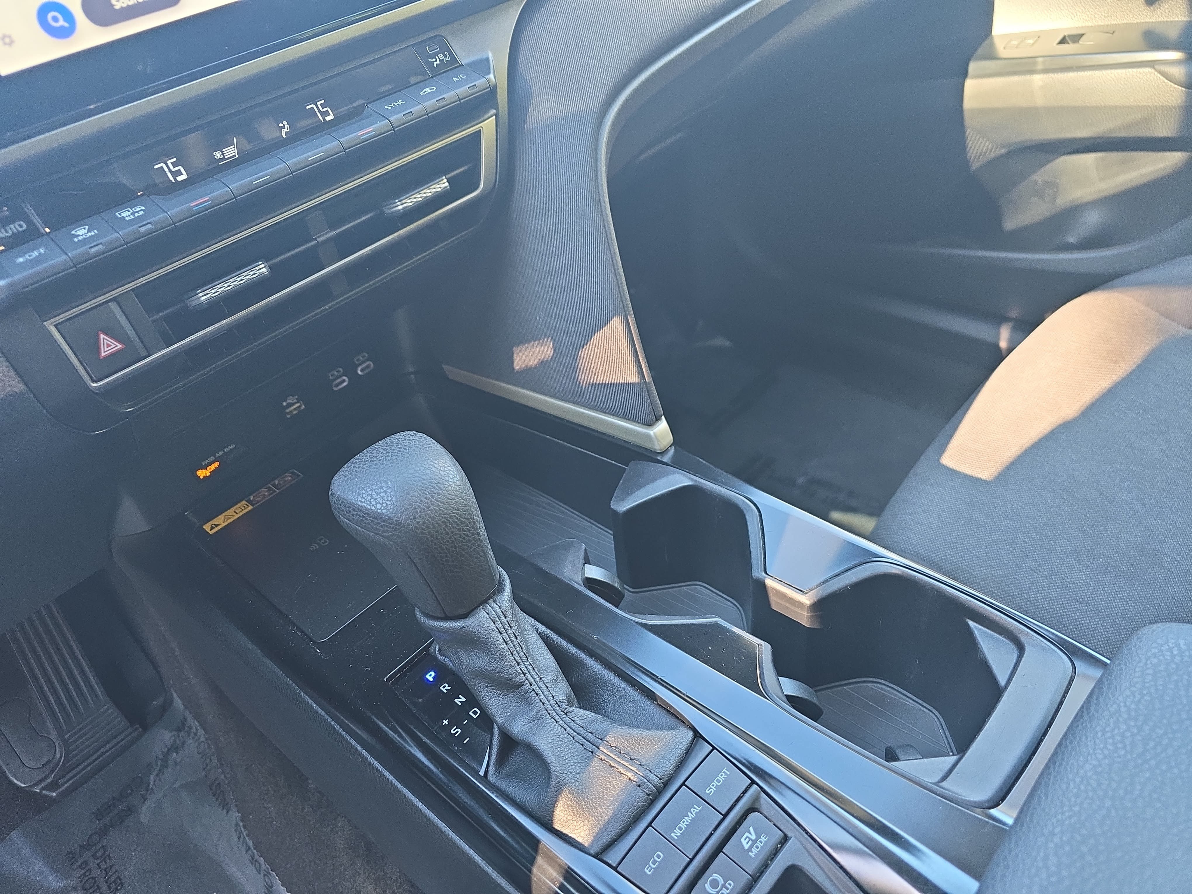 Used 2025 Toyota Camry LE FWD image 24