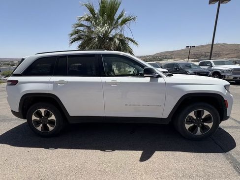 Used 2024 Jeep Grand Cherokee Limited 4xe AWD/4WD image 6
