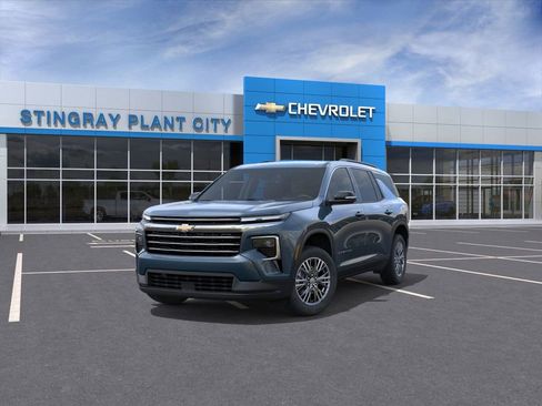 New 2025 Chevrolet Traverse LT w/ Driver Confidence Package image 8
