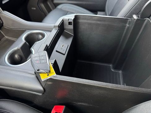 Used 2022 Chevrolet Tahoe Z71 w/ Luxury Package image 21