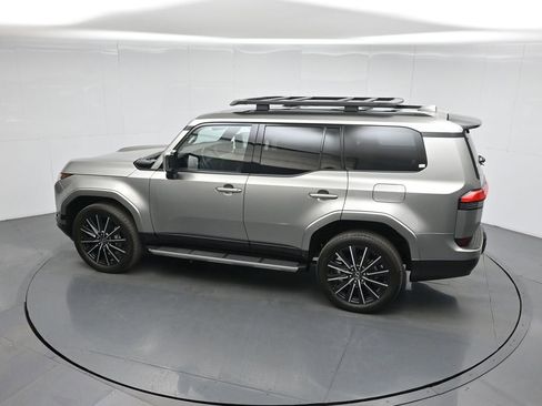 Used 2025 Lexus GX 550 w/ Accessory Package (2T) image 47