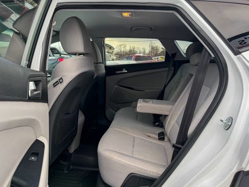 Used 2019 Hyundai Tucson SE w/ Cargo Package image 18