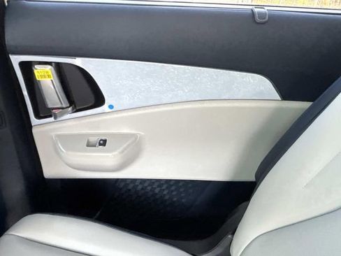 New 2026 Kia Carnival EX FWD image 18