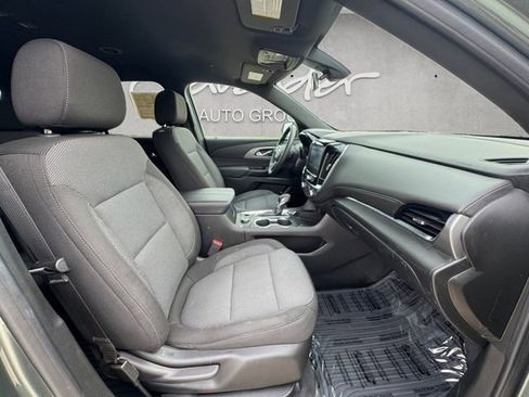 Used 2023 Chevrolet Traverse LT image 24