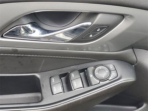 Certified 2023 Chevrolet Traverse LT image 15