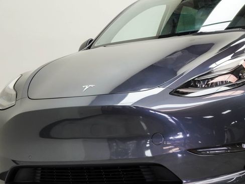 Used 2022 Tesla Model Y Performance AWD/4WD image 2