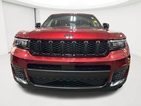 Used 2025 Jeep Grand Cherokee L Altitude AWD/4WD image 23