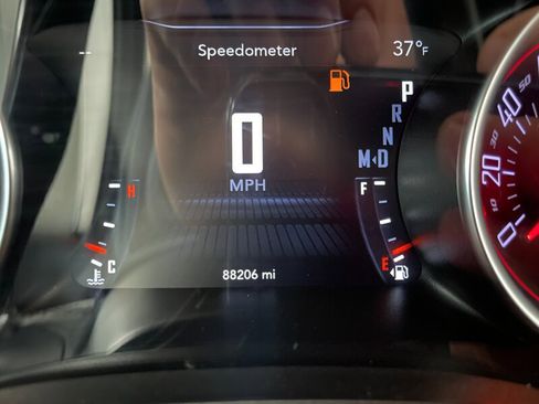 Used 2020 Dodge Challenger SXT image 9