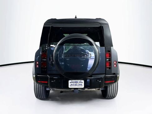 Used 2025 Land Rover Defender 110 X-Dynamic SE AWD/4WD image 5