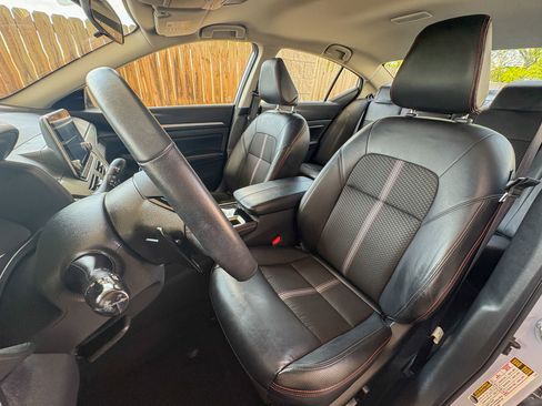 Used 2024 Nissan Altima 2.5 SR FWD image 20