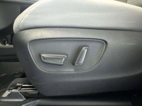 Used 2026 Toyota Sienna LE FWD image 16