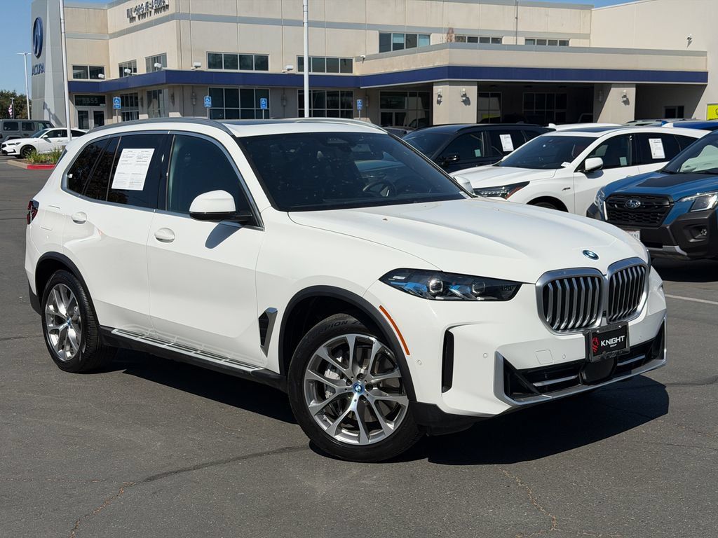 Used 2025 BMW X5 xDrive50e AWD/4WD image 2