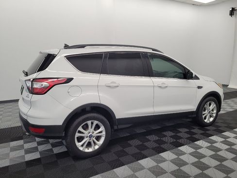 Used 2018 Ford Escape SE w/ SE Sync 3 Package FWD image 10