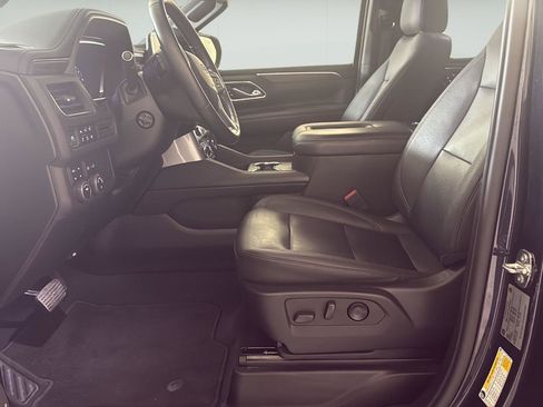 Used 2023 Chevrolet Tahoe Z71 w/ Luxury Package AWD/4WD image 5