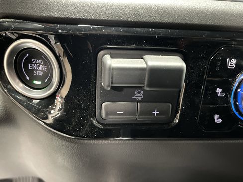 Used 2024 GMC Sierra 1500 SLT w/ SLT Premium Plus Package image 30