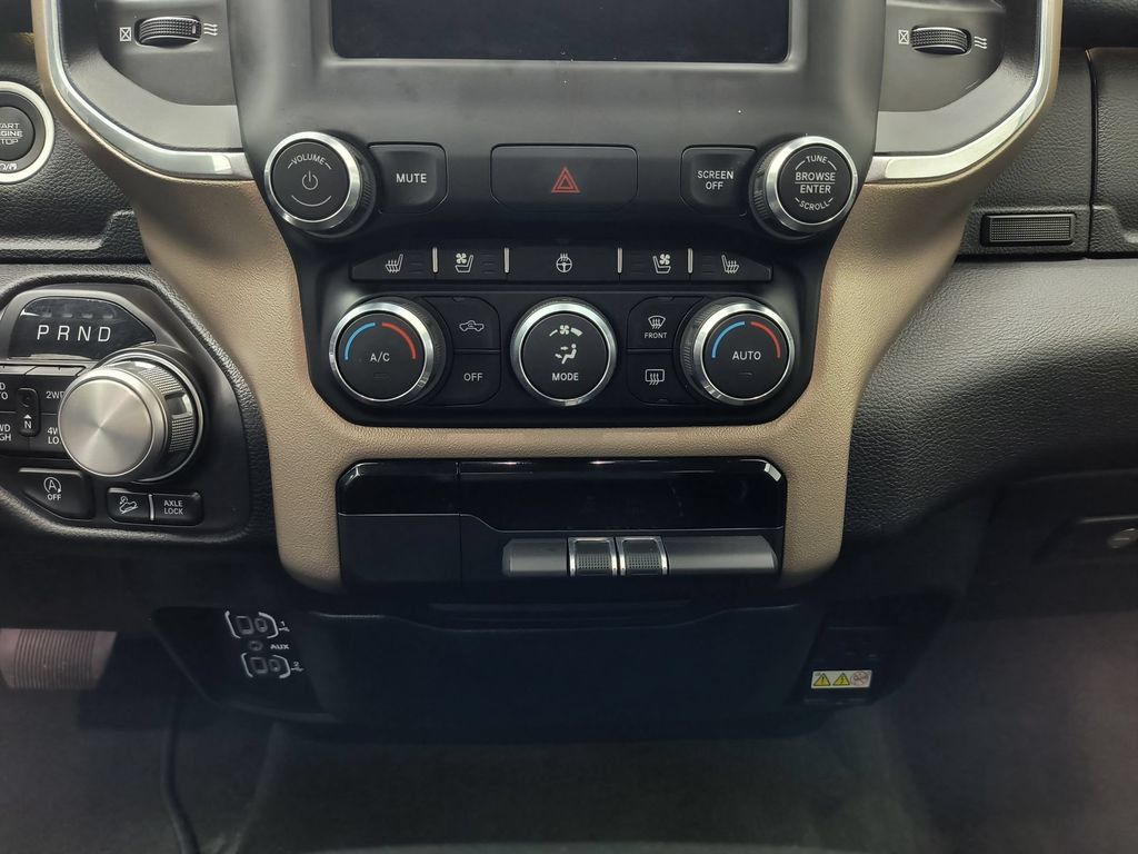 Used 2020 RAM 1500 Laramie w/ Off Road Group AWD/4WD image 17