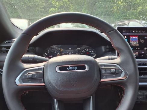 Used 2024 Jeep Compass Trailhawk image 30
