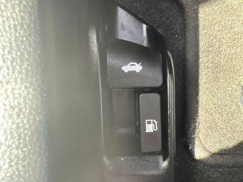 Used 2025 Toyota Corolla LE FWD image 25