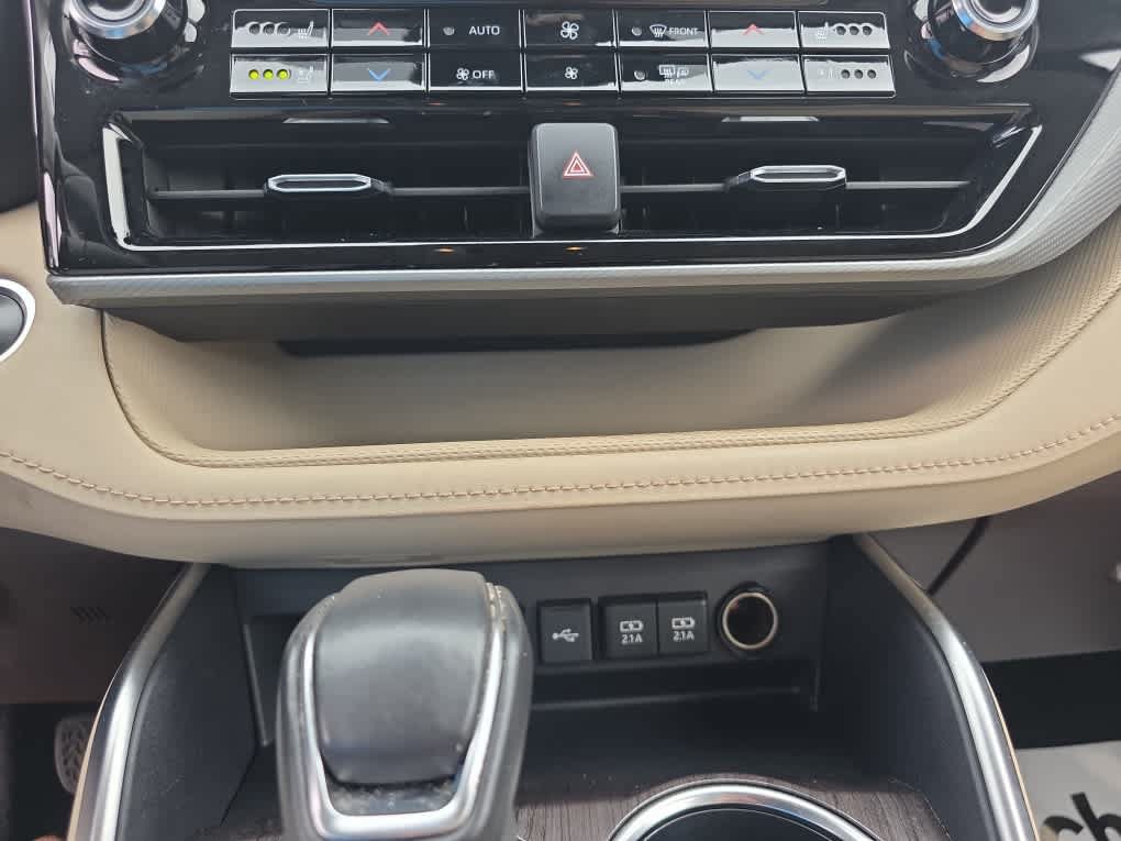 Used 2021 Toyota Highlander Platinum AWD/4WD image 23
