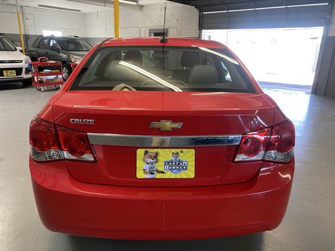 Used 2016 Chevrolet Cruze LT w/ Technology Package image 5