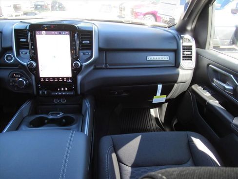 New 2026 RAM 1500 4x4 Crew Cab image 16