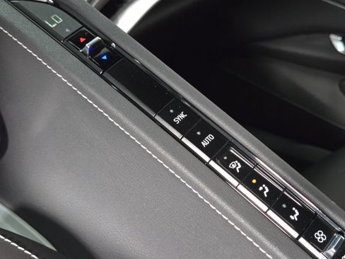 Used 2025 Chevrolet Corvette Stingray Coupe w/ Z51 Performance Package image 31