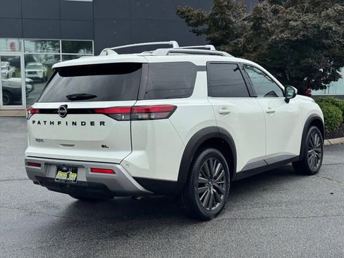Certified 2022 Nissan Pathfinder SL w/ SL Premium Package FWD image 3