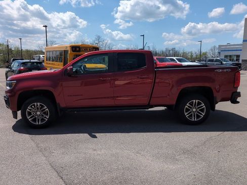 Used 2022 Chevrolet Colorado W/T w/ Custom Special Edition AWD/4WD image 2