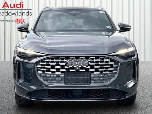Used 2025 Audi Q5 Premium w/ Convenience Package AWD/4WD image 2