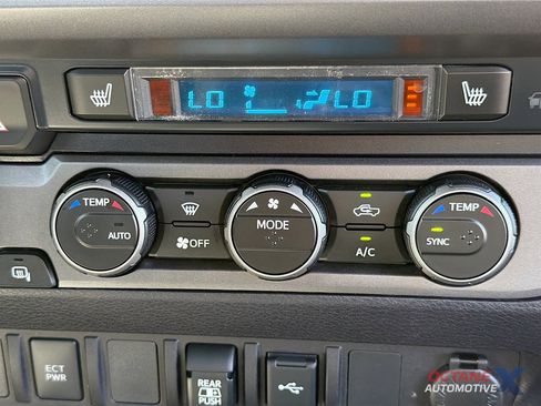 Used 2021 Toyota Tacoma TRD Sport AWD/4WD image 16