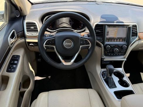 Used 2017 Jeep Grand Cherokee Limited w/ Luxury Group II RWD image 22