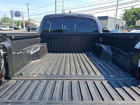 Used 2022 Toyota Tacoma SR image 27