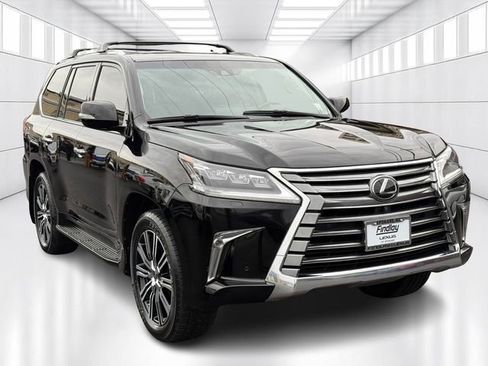 Used 2019 Lexus LX 570 4WD w/ Luxury Package image 3