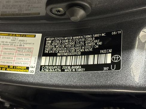 Used 2019 Toyota C-HR XLE FWD image 24