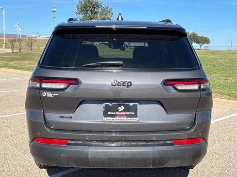 Used 2023 Jeep Grand Cherokee L Laredo image 6