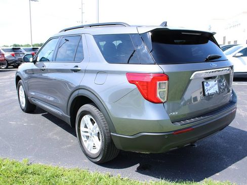 Used 2024 Ford Explorer XLT AWD/4WD image 8