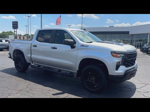 Used 2022 Chevrolet Silverado 1500 Custom Trail Boss w/ LPO, Dark Essentials Package AWD/4WD image 2