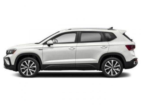 Used 2022 Volkswagen Taos SE FWD image 3