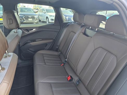 Used 2024 Audi Q4 e-tron Premium Plus image 18