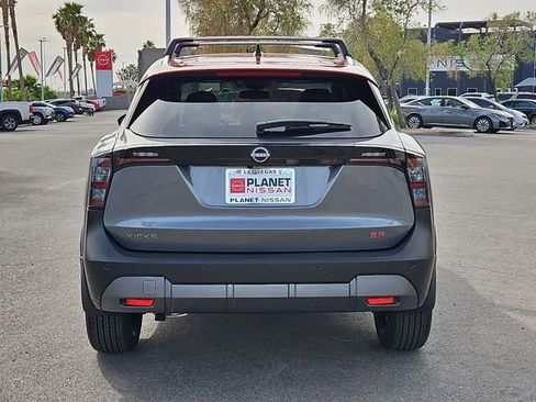 Used 2026 Nissan Kicks SR image 8