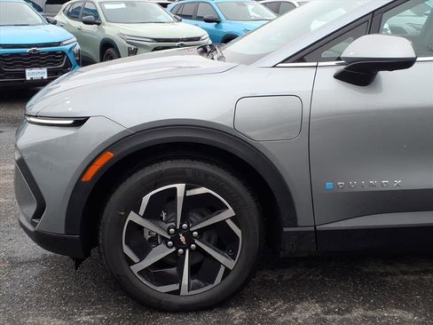 New 2026 Chevrolet Equinox EV LT image 7